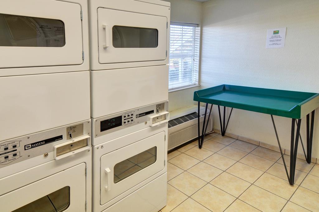 Intown Suites Extended Stay Houston Tx - Hobby Airport Ngoại thất bức ảnh